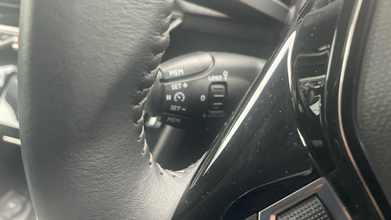 Peugeot 208 1.2 PureTech 100 Allure Premium 5dr Petrol Hatchback